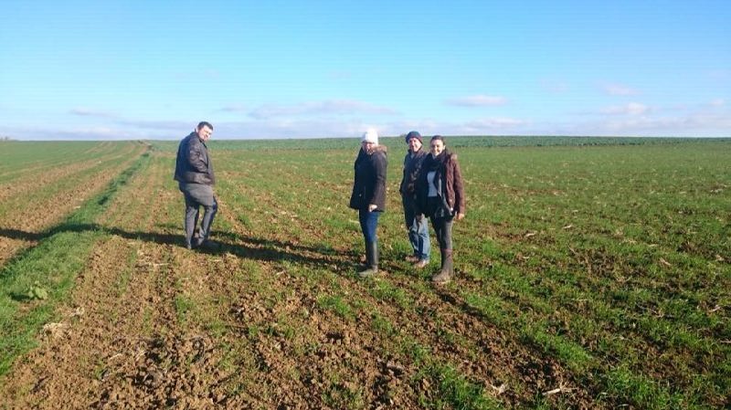 12570944_897388960360000_1733452798_n